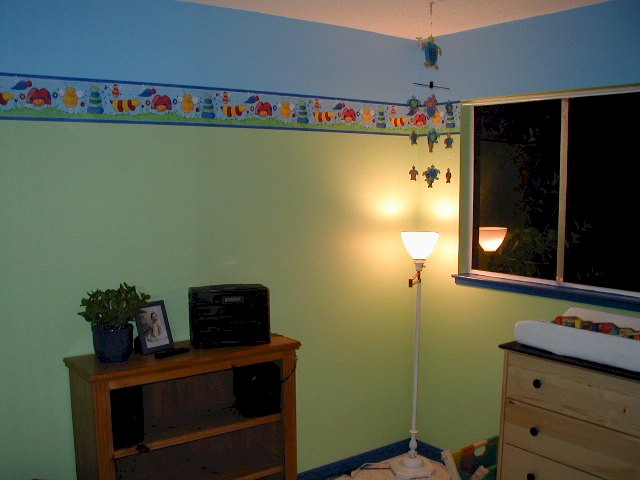 BabyRoomLight.jpg (54199 bytes)