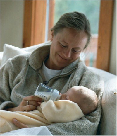 Jaynefeeding0201.jpg (45946 bytes)